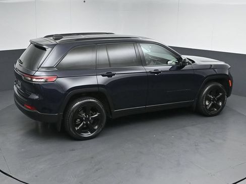 Used 2023 Jeep Grand Cherokee Limited w/ Black Appearance Package AWD/4WD image 51