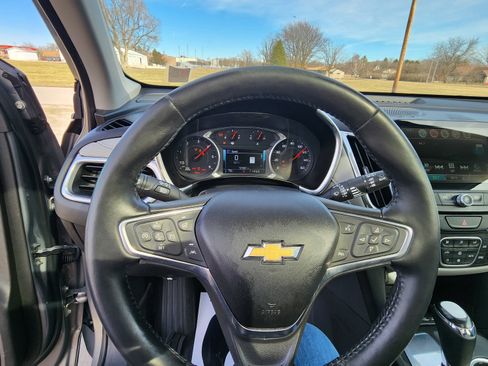 Used 2018 Chevrolet Equinox Premier image 13