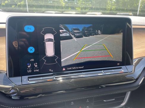 Certified 2025 Volkswagen Atlas SE FWD image 26