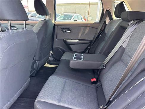 Used 2023 Nissan Rogue SV image 12