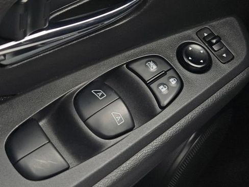 Used 2022 Nissan Kicks SV FWD image 26