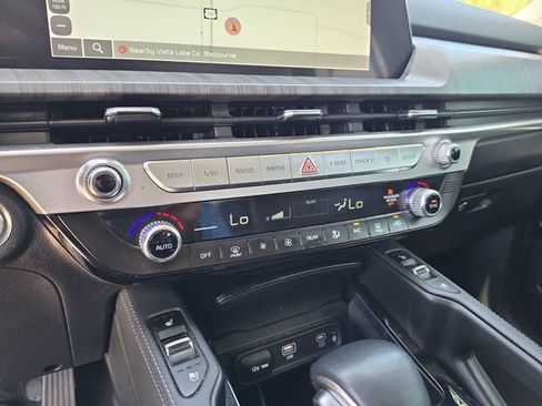 Used 2023 Kia Telluride EX w/ EX Captain's Chair Package FWD image 29