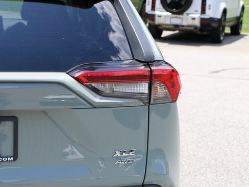 Used 2020 Toyota RAV4 XLE Premium AWD/4WD image 7