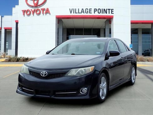 Used 2014 Toyota Camry SE image 1