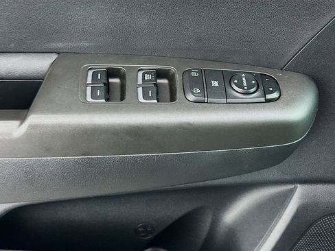 Used 2020 Kia Sportage LX image 17