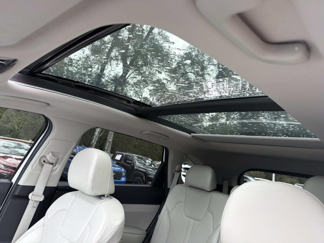 Used 2023 Kia Sorento S w/ Panoramic Sunroof Package FWD image 31