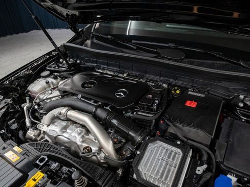 New 2025 Mercedes-Benz GLB 250 image 32