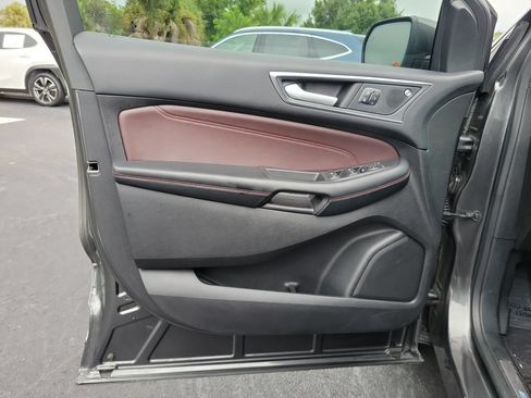 Used 2020 Ford Edge Titanium w/ Equipment Group 301A FWD image 18