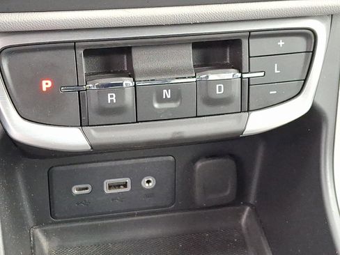 Used 2023 GMC Terrain SLE w/ Driver Convenience Package image 13