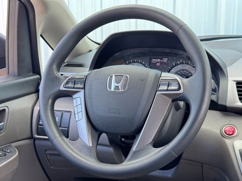 Used 2016 Honda Odyssey SE image 18