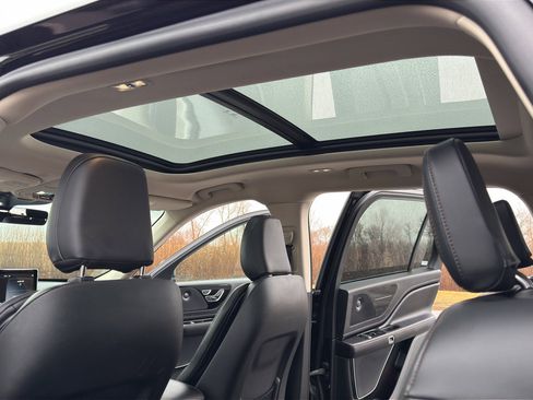 Used 2024 Lincoln Aviator Reserve image 38