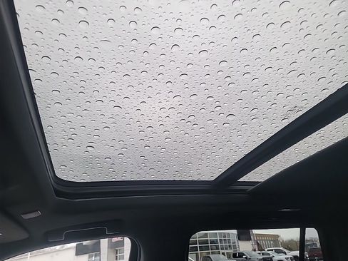 Used 2023 GMC Yukon SLT image 24