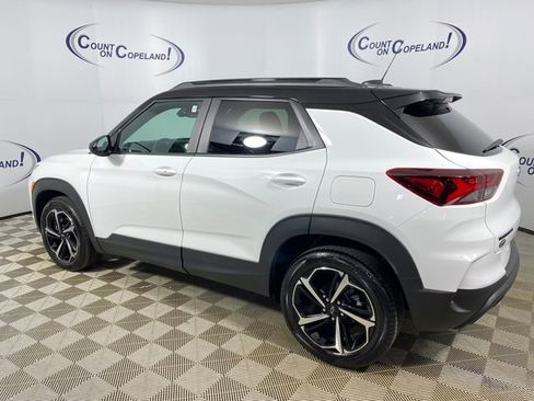 Certified 2023 Chevrolet TrailBlazer RS w/ Convenience Package image 3