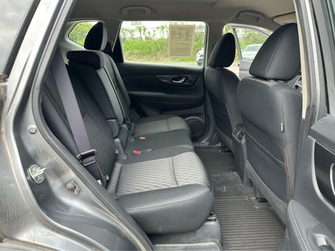 Used 2018 Nissan Rogue S AWD/4WD image 20