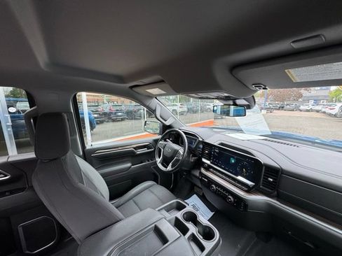 Used 2022 Chevrolet Silverado 1500 RST w/ Z71 Off-Road Package AWD/4WD image 24