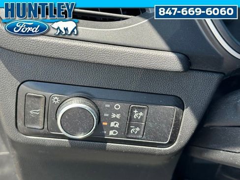 Used 2022 Ford Escape SE w/ SE Sport Appearance Package AWD/4WD image 17