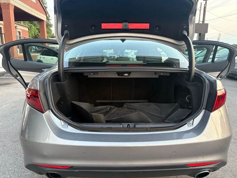 Used 2018 Alfa Romeo Giulia Ti image 15