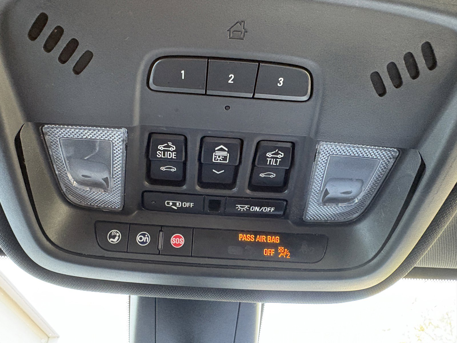 Used 2022 Chevrolet Traverse RS AWD/4WD image 26