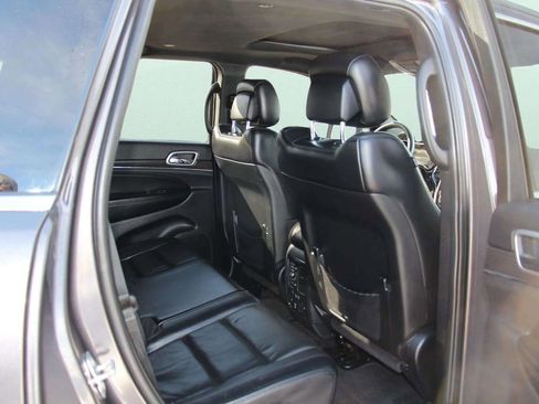 Used 2018 Jeep Grand Cherokee Limited image 28