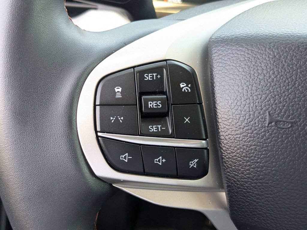 Used 2025 Ford Explorer Active RWD image 24