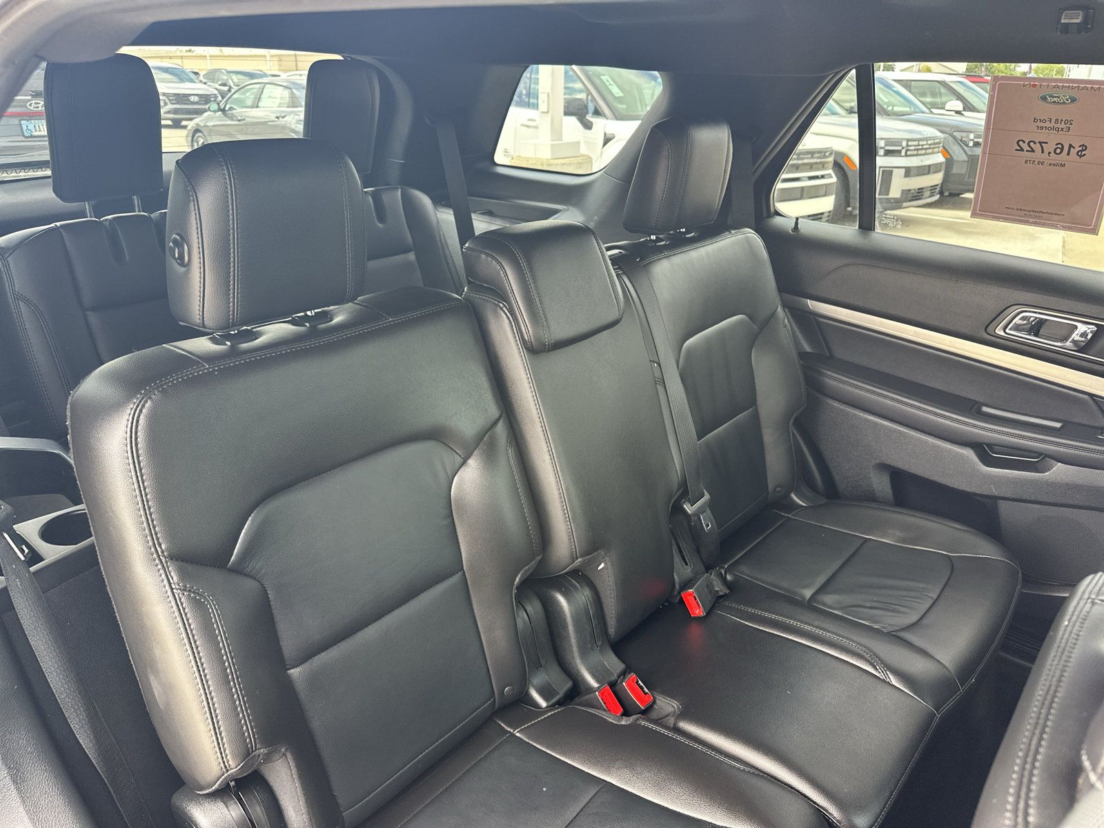 Used 2018 Ford Explorer XLT w/ Equipment Group 202A AWD/4WD image 33