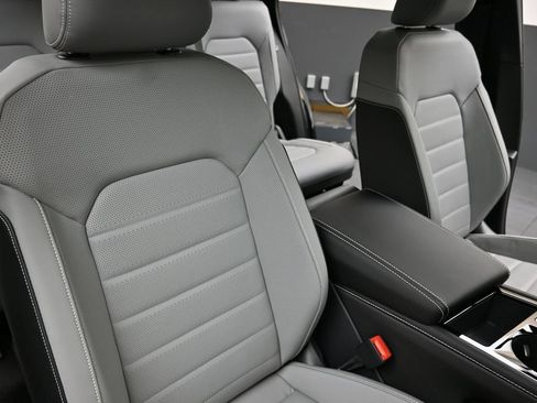 New 2026 Volkswagen Atlas Cross Sport SEL R-Line AWD/4WD image 14