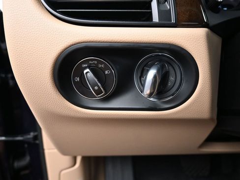 Certified 2023 Porsche Macan AWD/4WD image 25