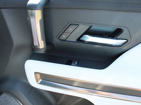 New 2025 GMC Hummer EV 2X image 17