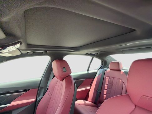 New 2026 BMW 530i xDrive w/ M Sport Package image 26