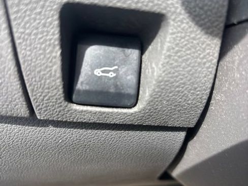 Used 2013 Ford Edge SEL FWD image 29