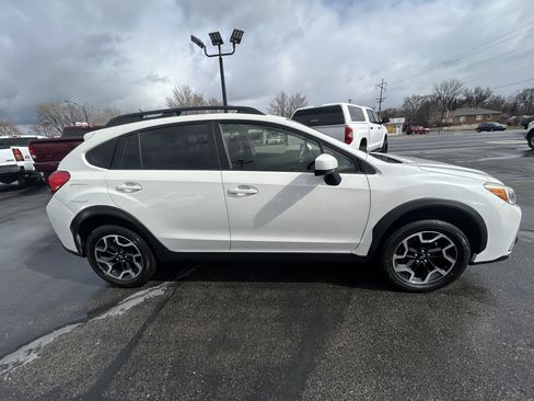 Used 2017 Subaru Crosstrek 2.0i Premium image 4