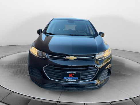 Used 2022 Chevrolet Trax LS w/ Tint and Cruise Package image 8