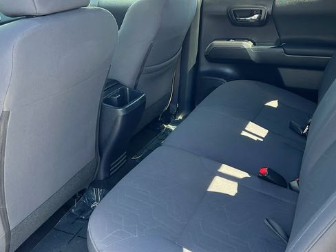 Used 2019 Toyota Tacoma TRD Sport w/ Technology Package AWD/4WD image 24