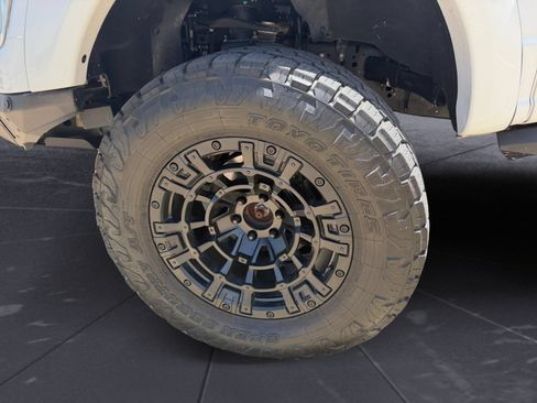 Used 2023 Ford F150 Lariat w/ Equipment Group 502A High AWD/4WD image 14