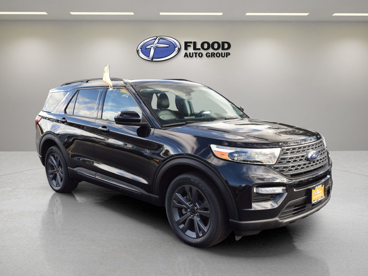 Used 2024 Ford Explorer XLT w/ Equipment Group 202A AWD/4WD image 1
