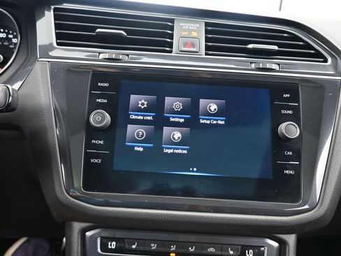 Used 2021 Volkswagen Tiguan SE R-Line image 23
