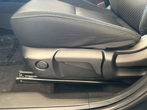 Used 2023 Mitsubishi Outlander ES image 39