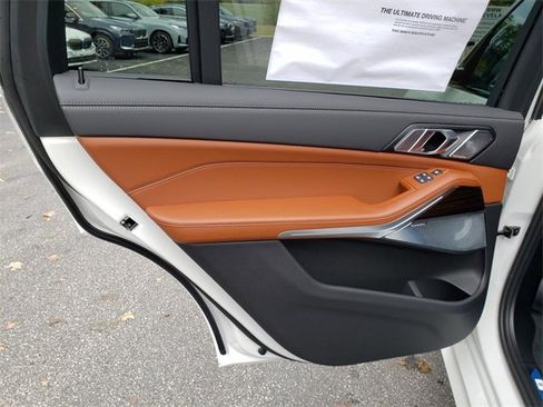 New 2026 BMW X7 M60i image 12