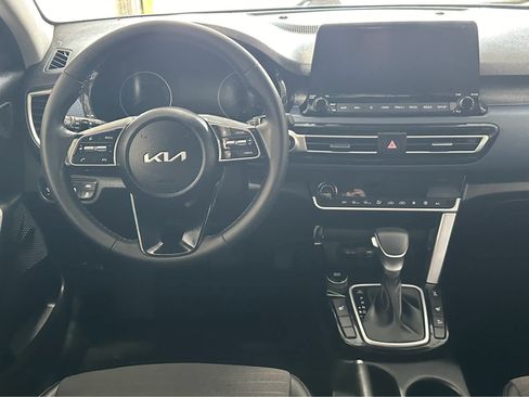 Used 2023 Kia Seltos S w/ Navigation Package AWD/4WD image 11
