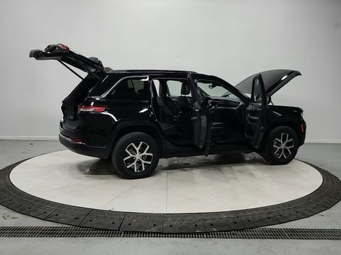 Used 2024 Jeep Grand Cherokee Limited image 15