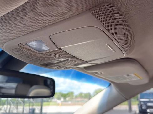 Used 2017 Lincoln MKX Select w/ Select Plus Package image 47