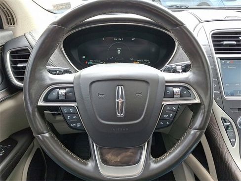 Used 2020 Lincoln Nautilus Reserve image 20
