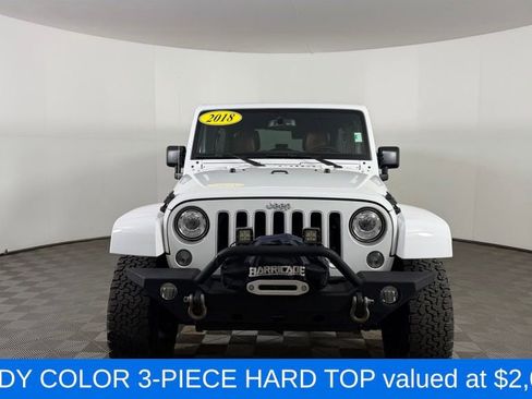 Used 2018 Jeep Wrangler Unlimited Sahara w/ Connectivity Group AWD/4WD image 2