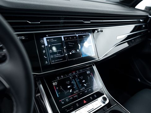 New 2026 Audi Q7 3.0T Prestige image 12