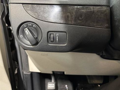 Used 2013 Dodge Grand Caravan SXT FWD image 14
