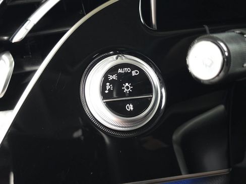 Used 2025 Mercedes-Benz E 350 4MATIC Sedan image 10