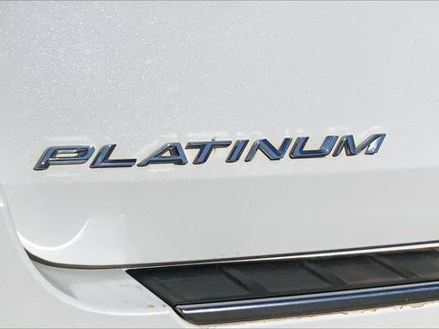 Used 2020 Ford Explorer Platinum w/ Premium Technology Package image 60