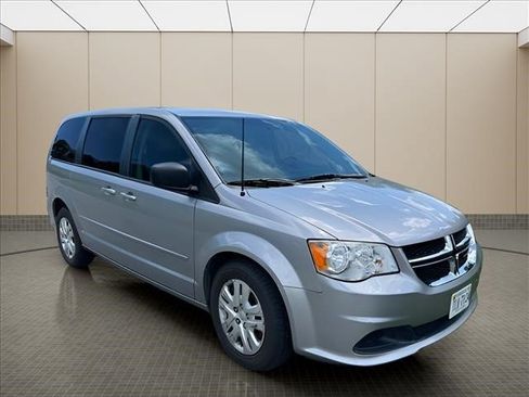 Used 2017 Dodge Grand Caravan SE w/ Power Window Group FWD image 9
