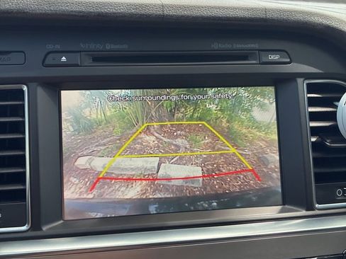 Used 2016 Hyundai Sonata Limited w/ Option Group 04 FWD image 9