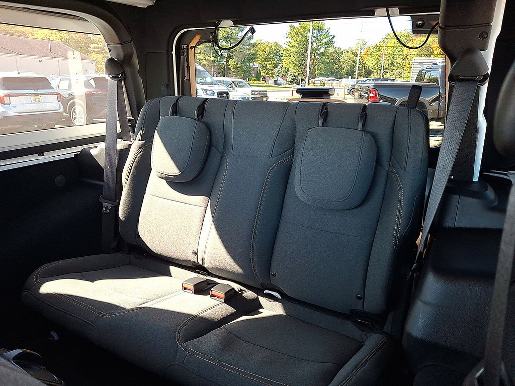 Used 2024 Jeep Wrangler Sport AWD/4WD image 26